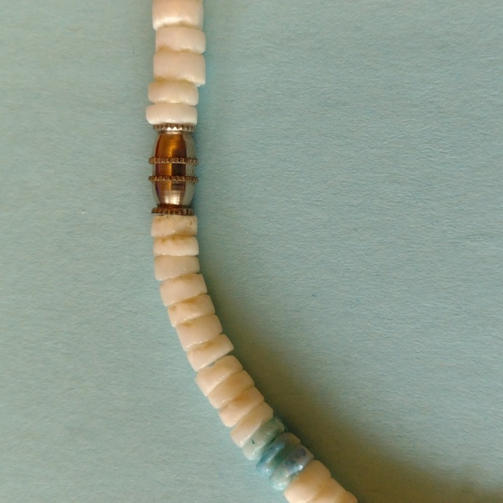 Lovely white with baby blue accents necklace and white w brown accents bracelet - Picture 4 of 12